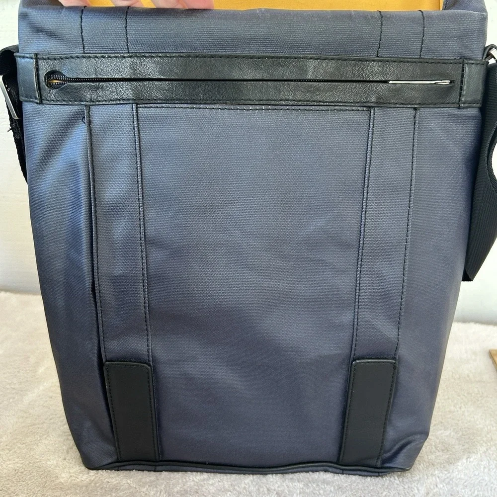 Knomo London Kobe iPad Messenger Crossbody Bag‎ Blue EUC